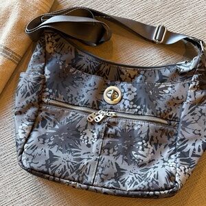 Baggallini large cross body bag
